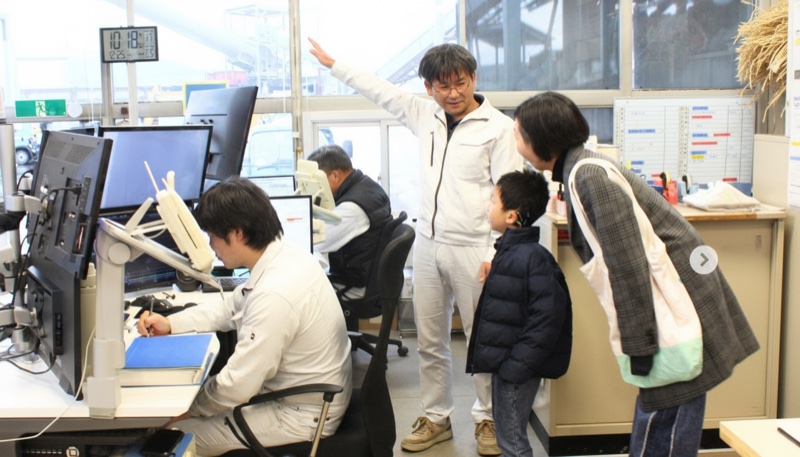 四国生コンクリート工業の工場見学・ものづくり体験の様子｜徳島Heroes 2026 オープンファクトリー（親子で参加・参加無料）